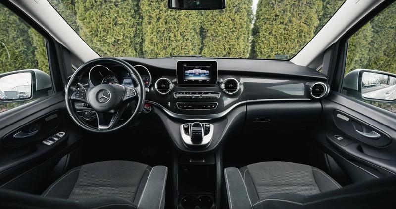 Mercedes-Benz Klasa V cena 166990 przebieg: 95990, rok produkcji 2017 z Działoszyce małe 742